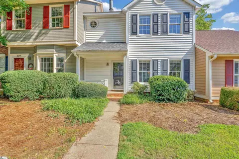 218 Woodburn Club Ln, Spartanburg, SC 29302
