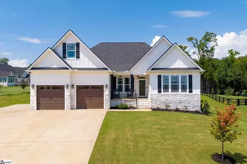 105 Frontier Ln, Travelers Rest, SC 29690