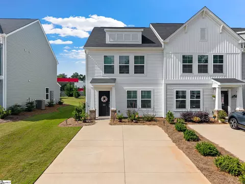 651 Blossom Run Dr, Spartanburg, SC 29307