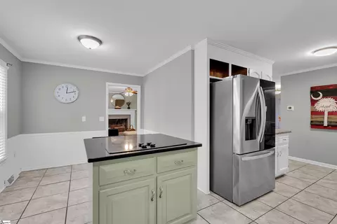 Kitchen - 16 Pine View Ter, Taylors, SC 29687 photo 3 of 3