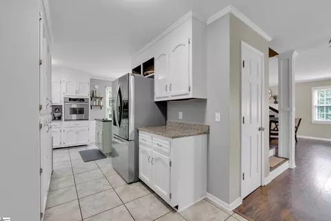 Entry Way - 16 Pine View Ter, Taylors, SC 29687 photo 1 of 3