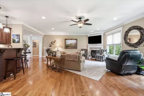 Living - 18 Redwing Ct, Greer, SC 29651 photo 1 of 2