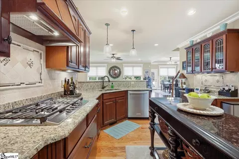 Kitchen - 18 Redwing Ct, Greer, SC 29651 photo 5 of 5