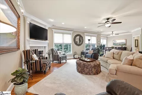 Living - 18 Redwing Ct, Greer, SC 29651 photo 2 of 2