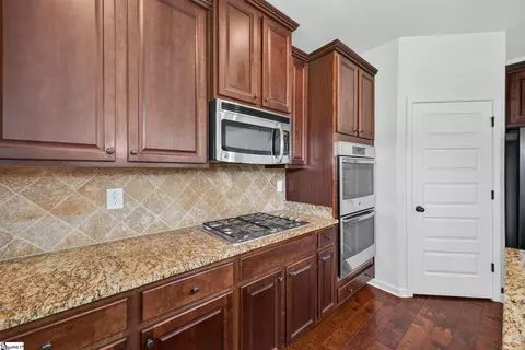 Kitchen - 4 Gorham Ct, Simpsonville, SC 29680 photo 5 of 5