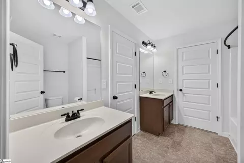 Bath - 4 Gorham Ct, Simpsonville, SC 29680 photo 1 of 1