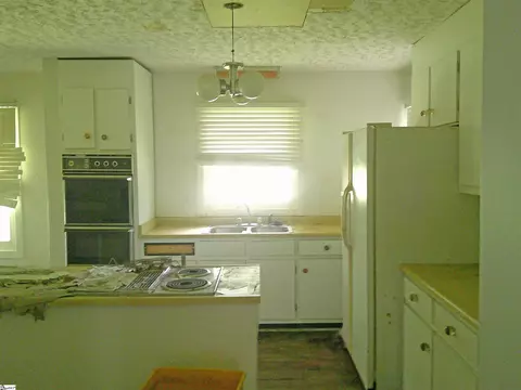 Kitchen - 103 Greybridge Rd, Pelzer, SC 29669 photo 2 of 2