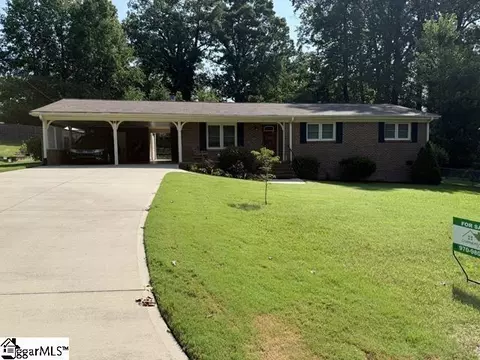 10 Dickens Ln, Taylors, SC 29687