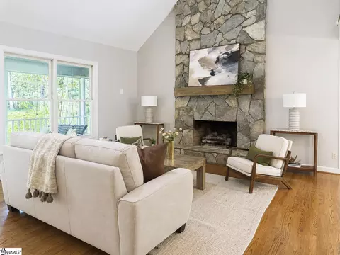 Living - 535 Mahaffey Rd, Greer, SC 29651 photo 1 of 7