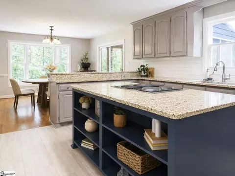 Kitchen - 535 Mahaffey Rd, Greer, SC 29651 photo 2 of 6