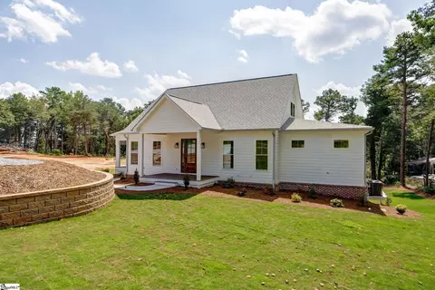 1218 Andersonville Rd, Townville, SC 29689