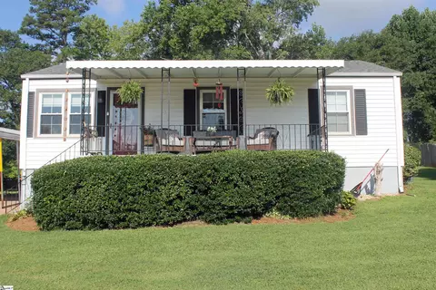31 Racine Ct, Greenville, SC 29617