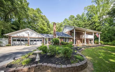 225 Walnut Hill Ln, Spartanburg, SC 29302