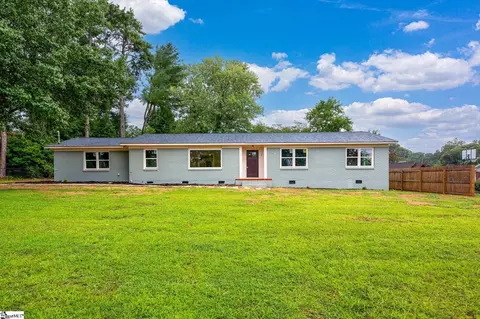 128 Galaxie Pl, Spartanburg, SC 29307