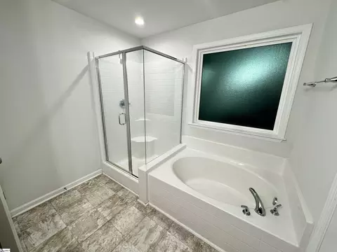 Bath - 339 Elevation Ct, Inman, SC 29349 photo 2 of 4
