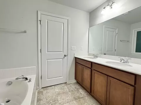 Bath - 339 Elevation Ct, Inman, SC 29349 photo 4 of 4