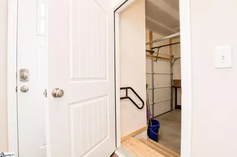Entry Way - 11110 Watson Dr, Seneca, SC 29672 photo 3 of 10