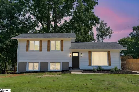 205 Brookmere Rd, Simpsonville, SC 29681