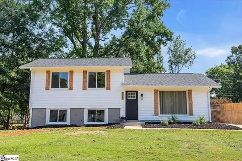 205 Brookmere Rd, Simpsonville, SC 29681