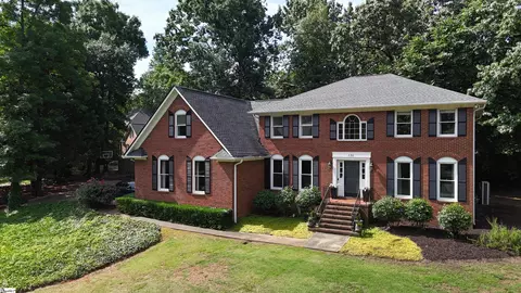 131 Woodridge Dr, Spartanburg, SC 29301