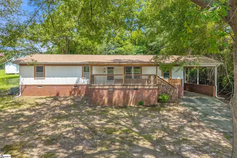 137 Rosemond St, Pickens, SC 29671