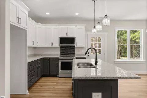 Kitchen - 220 Emory Dr, Easley, SC 29640 photo 2 of 3