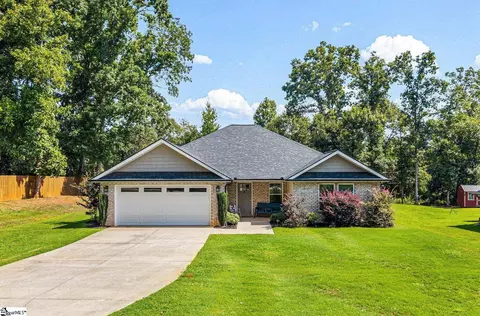 209 Lee Dr, Chesnee, SC 29323
