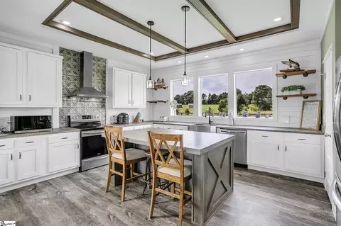 Kitchen - 615 Wilson Rd, Central, SC 29630 photo 2 of 3