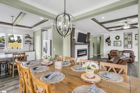 Dining - 615 Wilson Rd, Central, SC 29630 photo 2 of 3