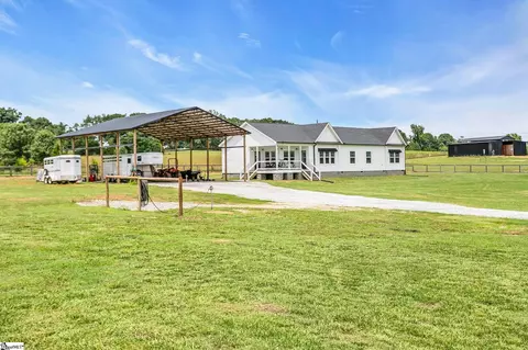 Exterior - 615 Wilson Rd, Central, SC 29630 photo 4 of 5