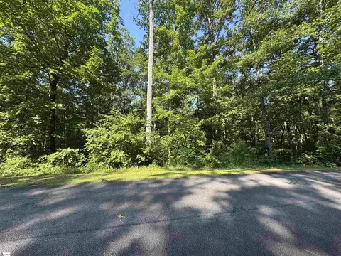 712 Scharlin Dr, Pickens, SC 29671