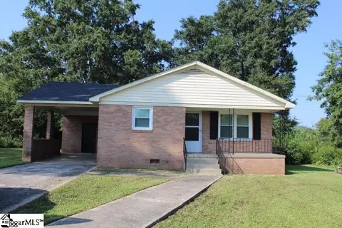 86 Grove St, Clinton, SC 29325