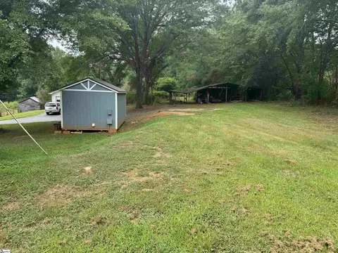 Exterior - 947 Midway Rd, Pickens, SC 29671 photo 5 of 6