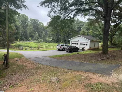 Exterior - 947 Midway Rd, Pickens, SC 29671 photo 4 of 6