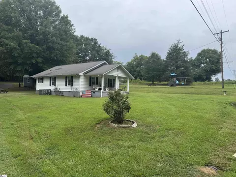 947 Midway Rd, Pickens, SC 29671