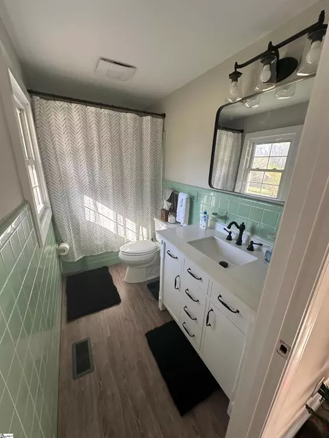 Bath - 947 Midway Rd, Pickens, SC 29671 photo 1 of 2