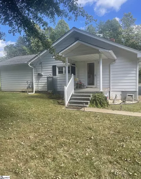 Exterior - 947 Midway Rd, Pickens, SC 29671 photo 2 of 6