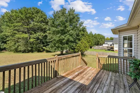Exterior - 5 Chickadee Dr, Pelzer, SC 29669 photo 5 of 10
