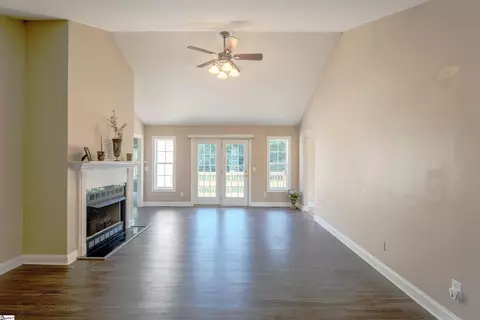 Living - 5 Chickadee Dr, Pelzer, SC 29669 photo 1 of 4