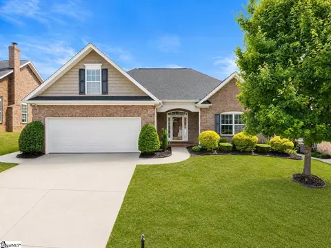 4 Cedarcrest Ct, Simpsonville, SC 29680