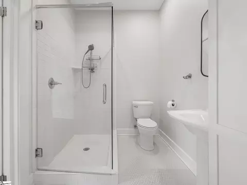 Bath - 143 Broadway Ave, Tryon, NC 28782 photo 2 of 3