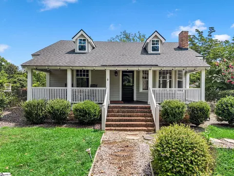 Exterior - 143 Broadway Ave, Tryon, NC 28782 photo 2 of 9
