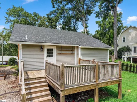 Exterior - 143 Broadway Ave, Tryon, NC 28782 photo 7 of 9