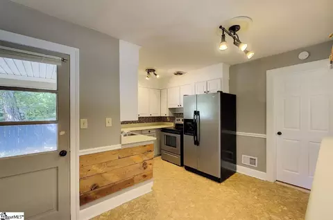 Kitchen - 307 Andrew Ave, Easley, SC 29640 photo 4 of 4