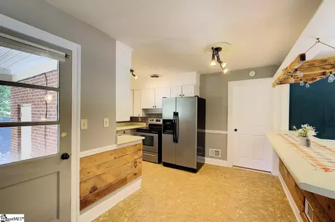 Kitchen - 307 Andrew Ave, Easley, SC 29640 photo 3 of 4