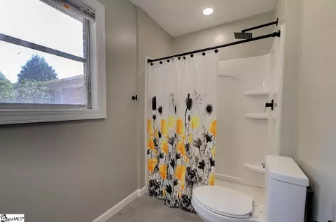Bath - 307 Andrew Ave, Easley, SC 29640 photo 1 of 3