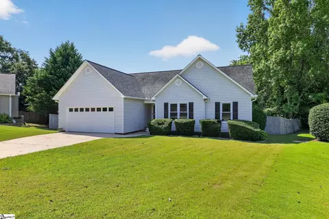 6 Windjammer Ln, Greenville, SC 29617