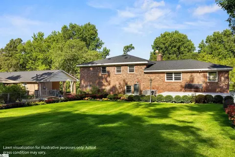 132 Trent Dr, Taylors, SC 29687
