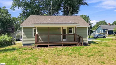 Exterior - 207 S 7th St, Easley, SC 29640 photo 4 of 4