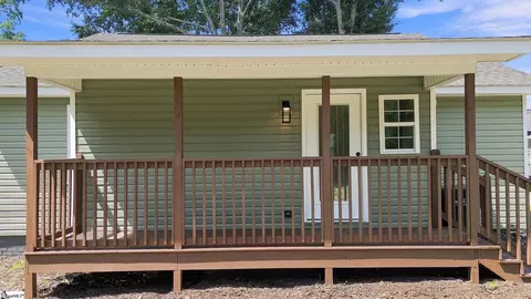 Exterior - 207 S 7th St, Easley, SC 29640 photo 3 of 4